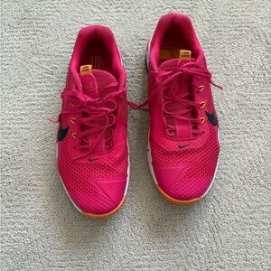 NIKE Metcon 7 Sz 8.5
